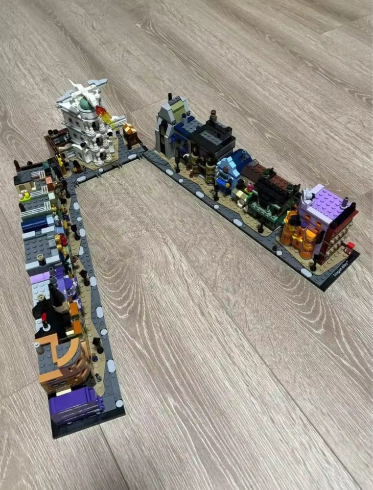 LEGO Harry Potter «Алея Діаґон. Чаклунські крамниці» (76444) 2750шт