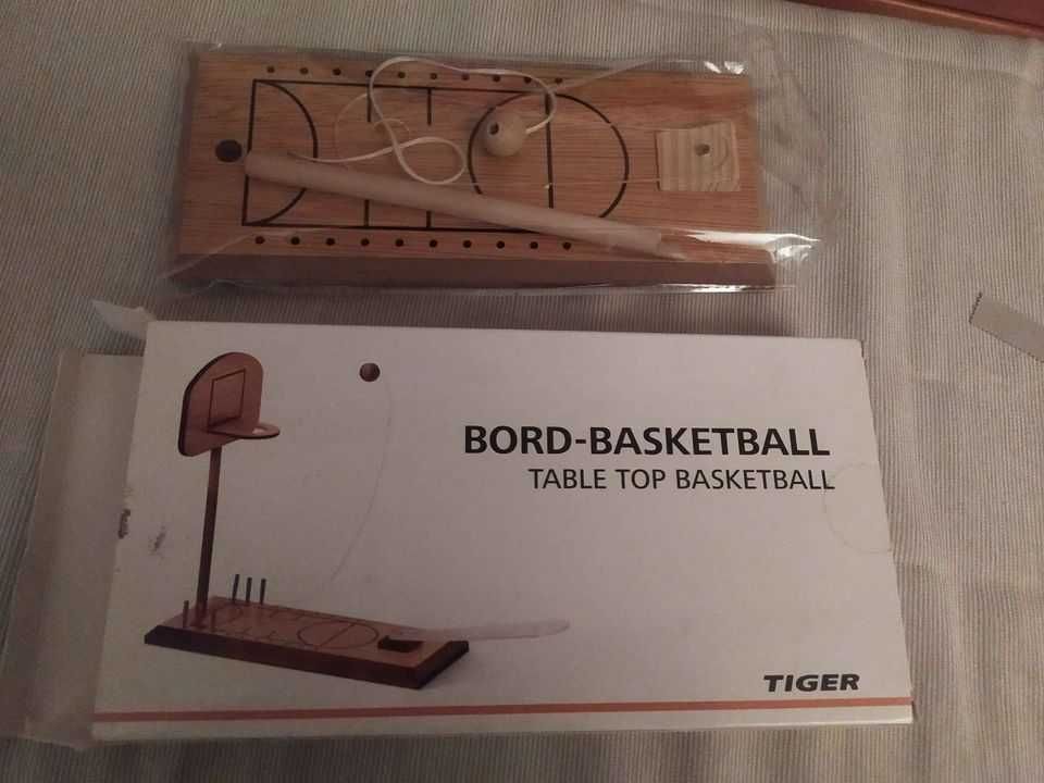 Jogo de madeira - Basketball da loja Tiger - novo
