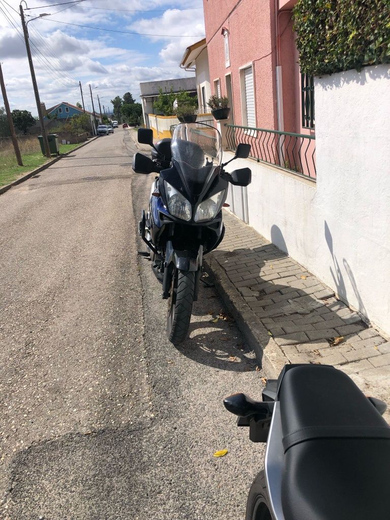 Suzuki V-STROM Como nova