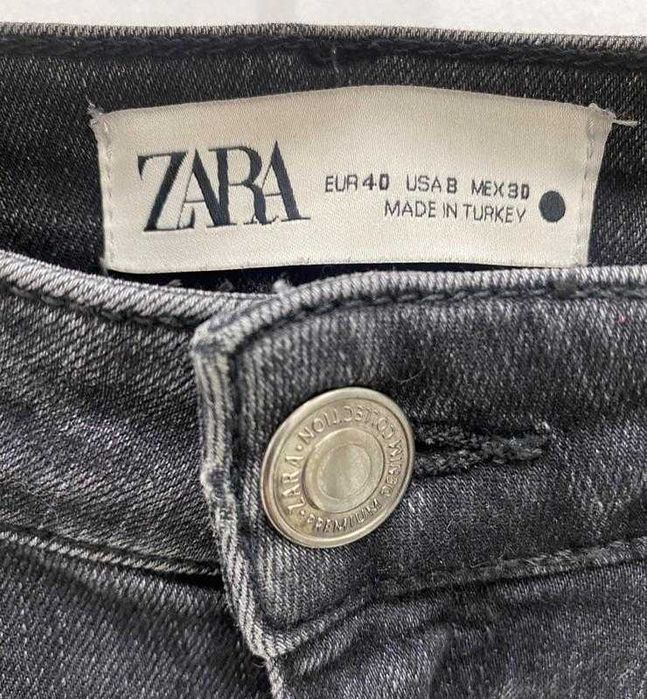 Светр в смужку  з горловиною