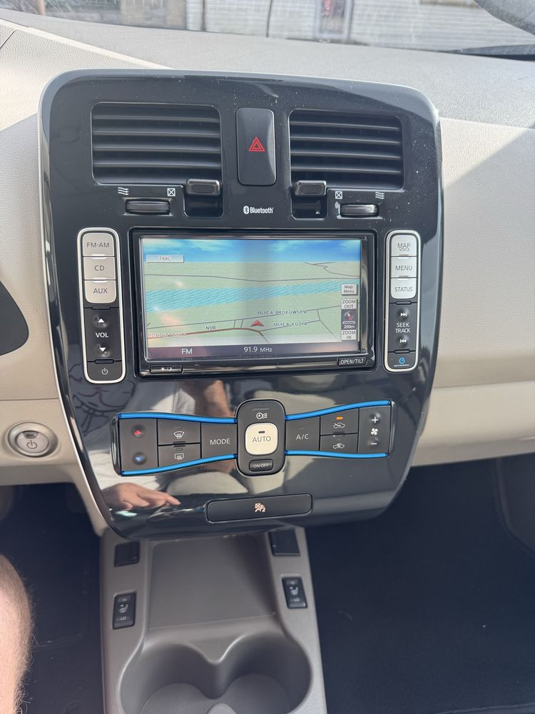 Nissan laef 30kwh/109km/elektryk/ Tekna Bardzo ladne auto