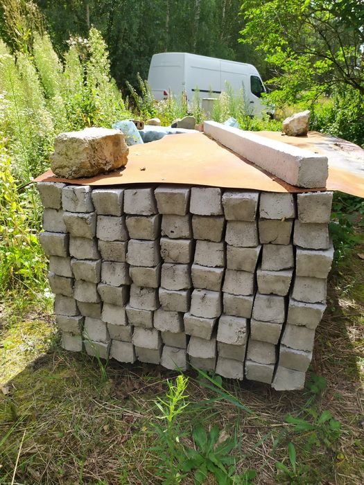 Słupy betonowe wysokość 2m, 8cm x 8cm