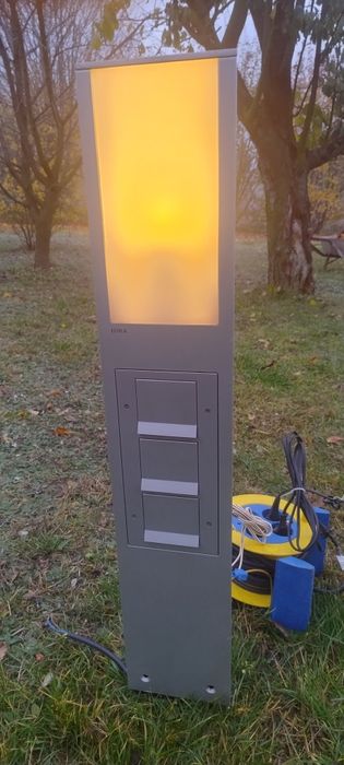 Słupek oświetleniowy GIRA