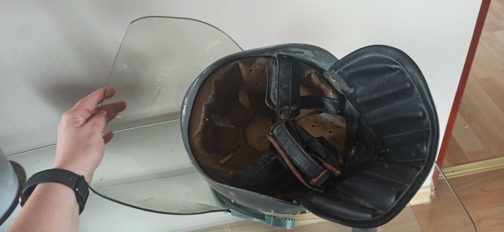 kask MO PRL przyłbica