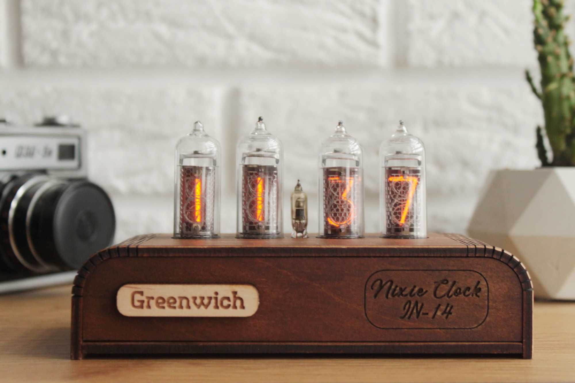 Годинник nixie clock на лампах, индикаторах ИН-14