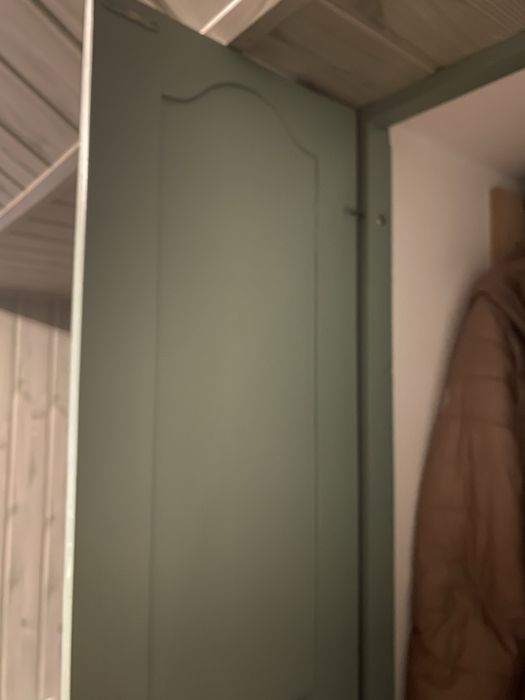 Drzwi drewniane do szafy, cztery sztuki.