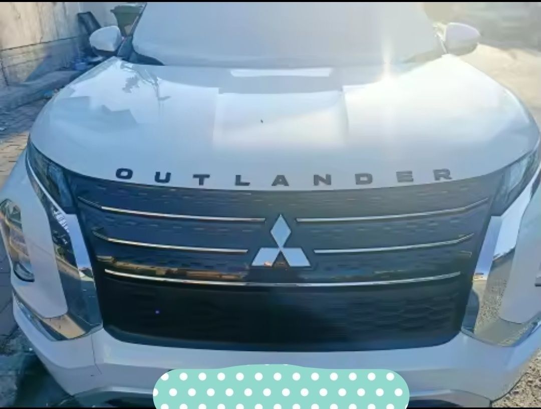 Букви, логотип на капот Mitsubishi Outlander 4, MZ553023EX
