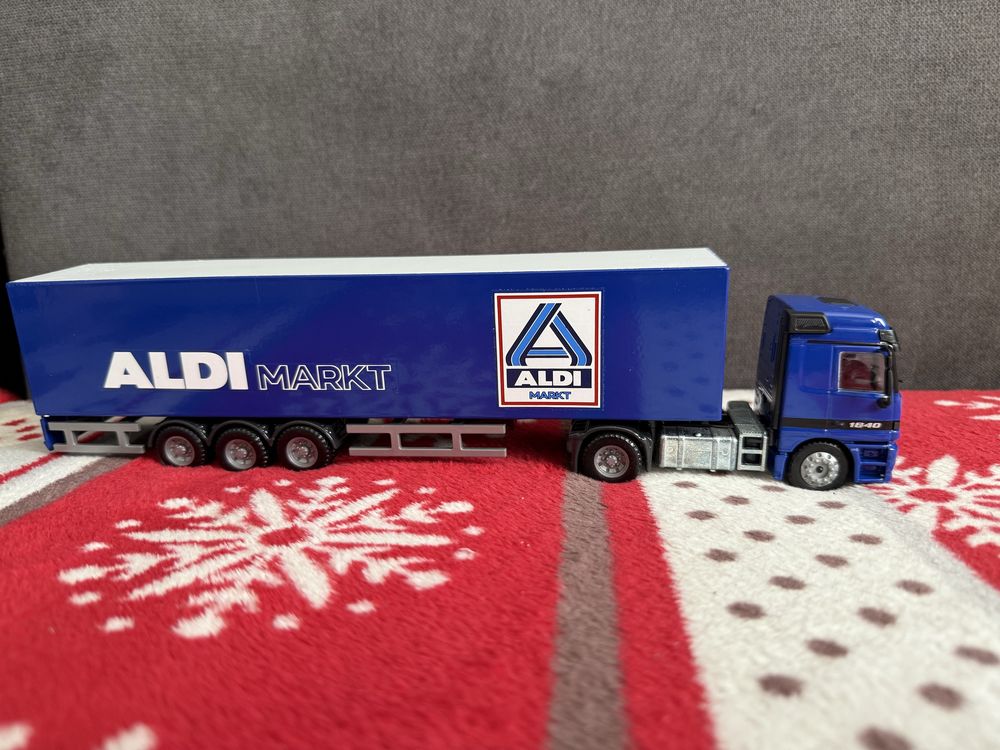 Model ciężarówki ALDI 1:50