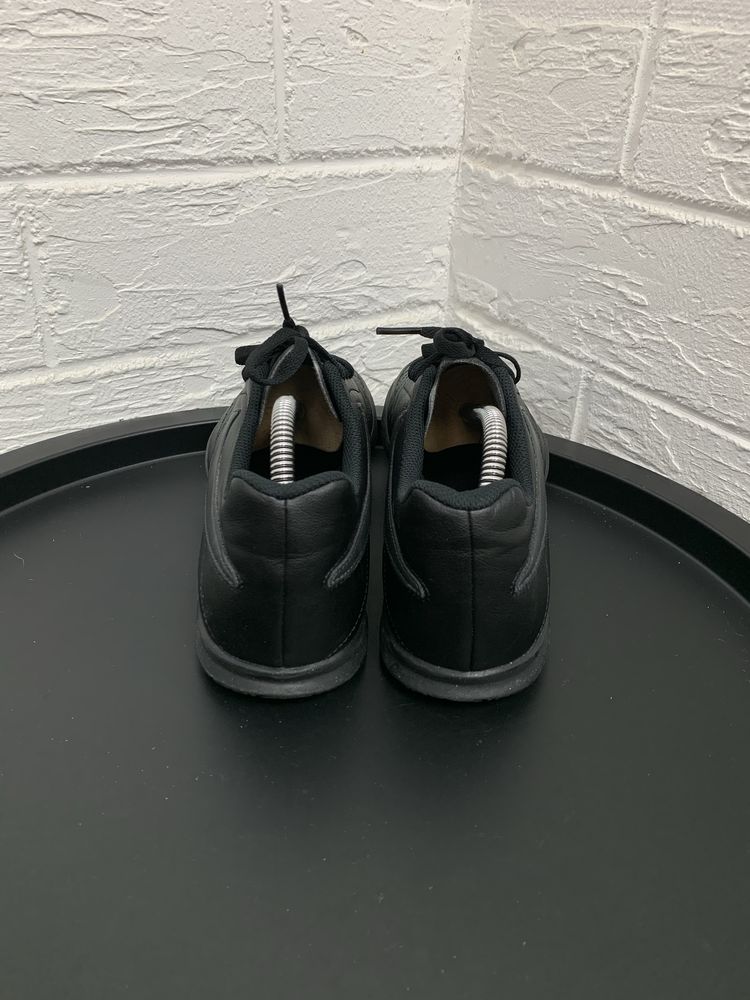 Футбольні футзалки чоловічі Nike оригінал 40р чорні