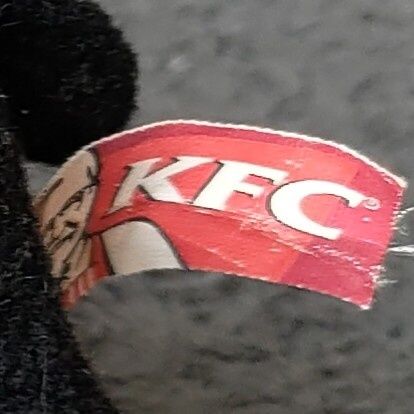 KFC jamnik maskotka