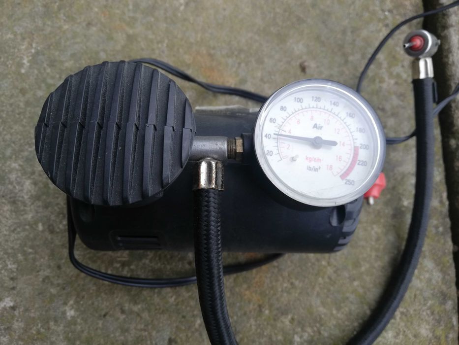 KOMPRESOR samochodowy SENA 12V 250 PSI