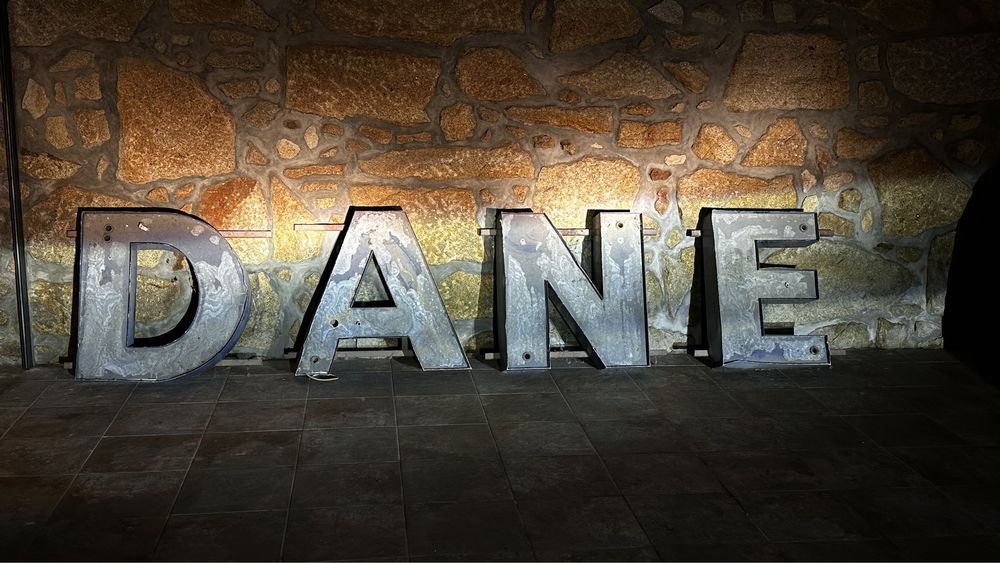 Letras Vintage Neon D A N E