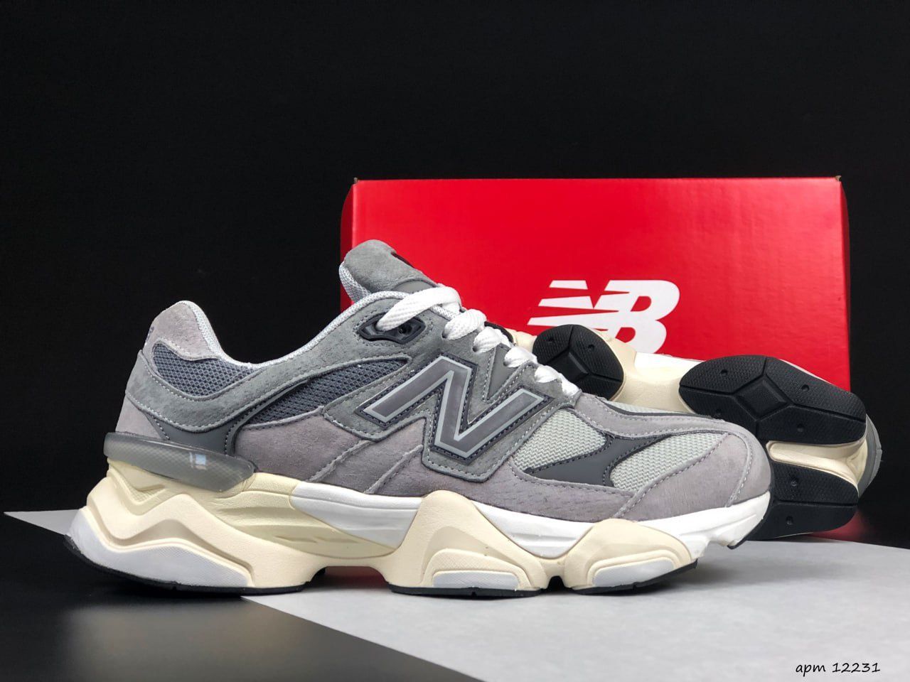 Жіночі кросівки new balance 9060 нью беланс