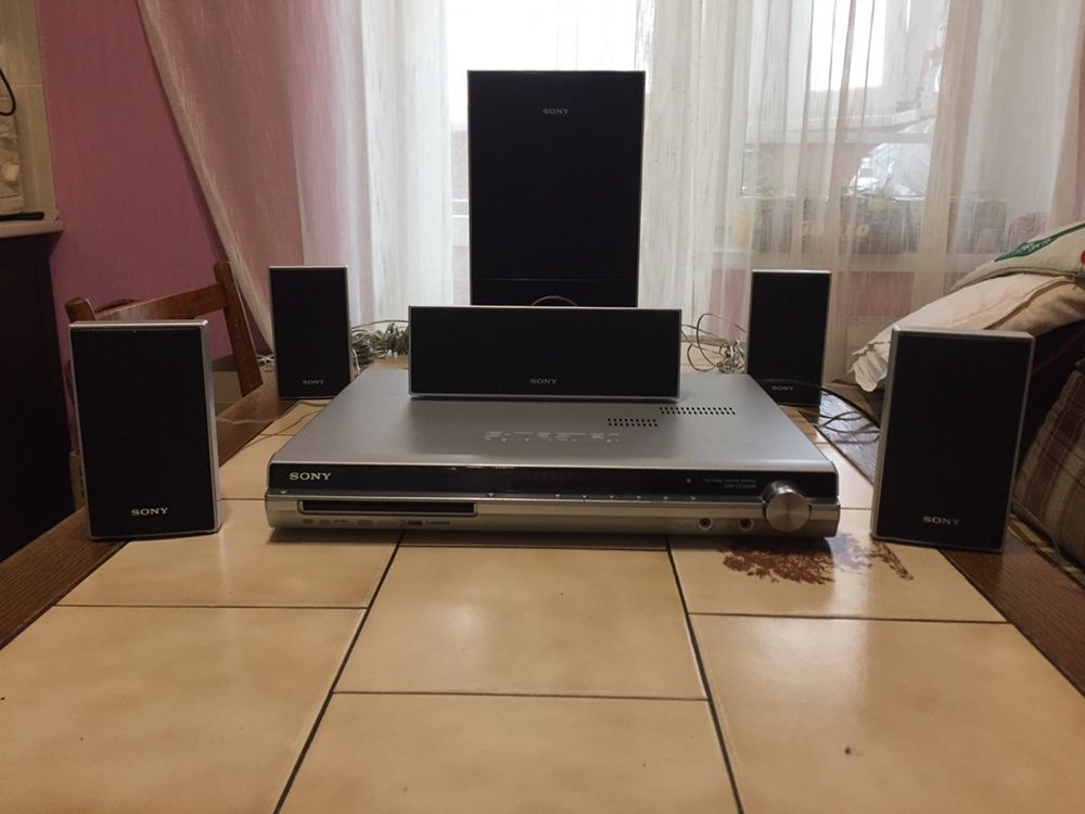 Продам DVD THEATRE  SYSTEM  DAV - DZ250 M  Домашній кінотеатр