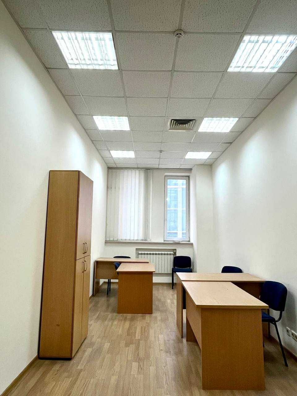 Офіс 27 м² біля метро Звіринецька – меблі та безперебійний інтернет!