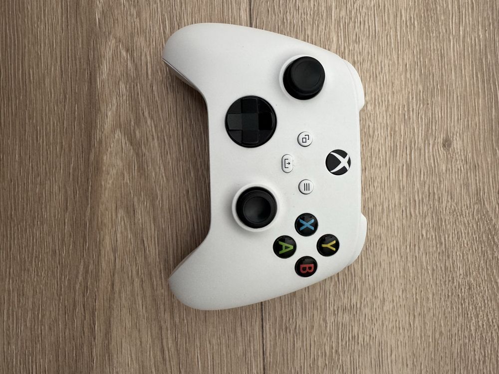 Xbox Series S 512gb + gamepad + зарядна станція