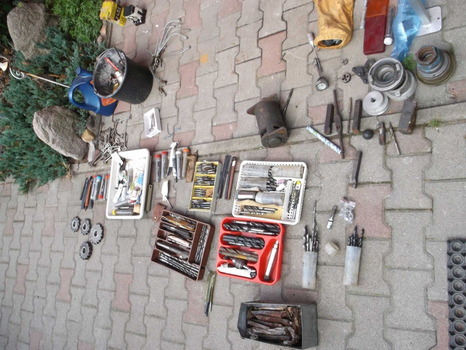 wiertła cylindryczne i na stożek morsa z epoki prlu