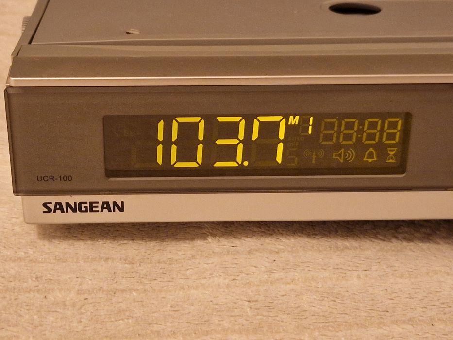 Sangean UCR-100 kuchenne