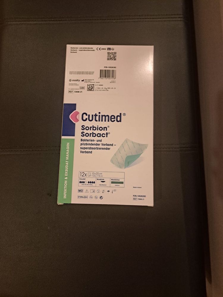 Opatrunek ze srebrem CUTIMED wielkosc 10x20 cm. 12 plastrow