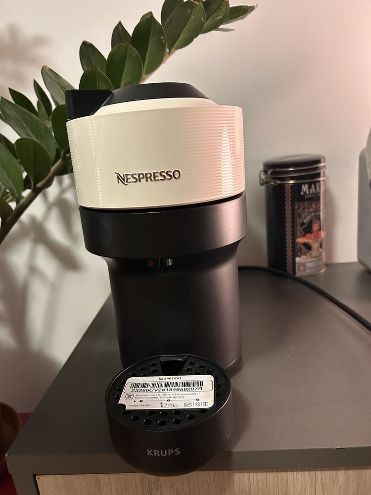 Cafeteira Nespresso Vertuo Pop cor branca