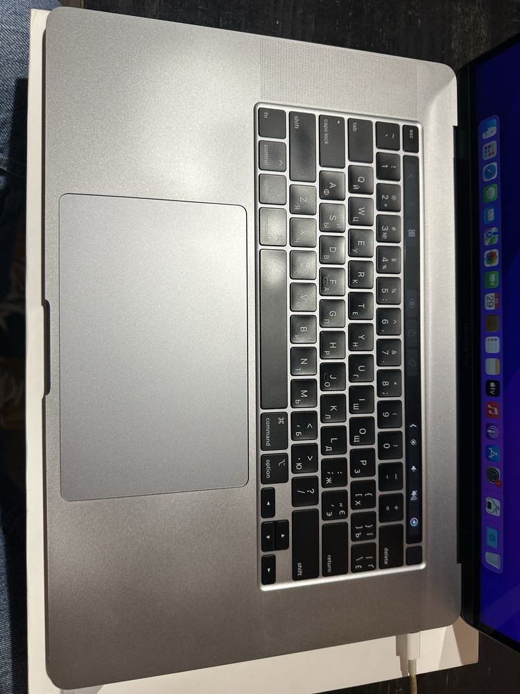 Macbook Pro 16 (A2141) i7/16/512gb