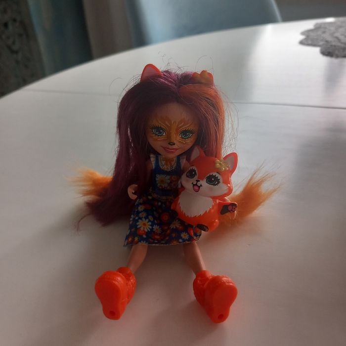 Lalka enchantimals lisek