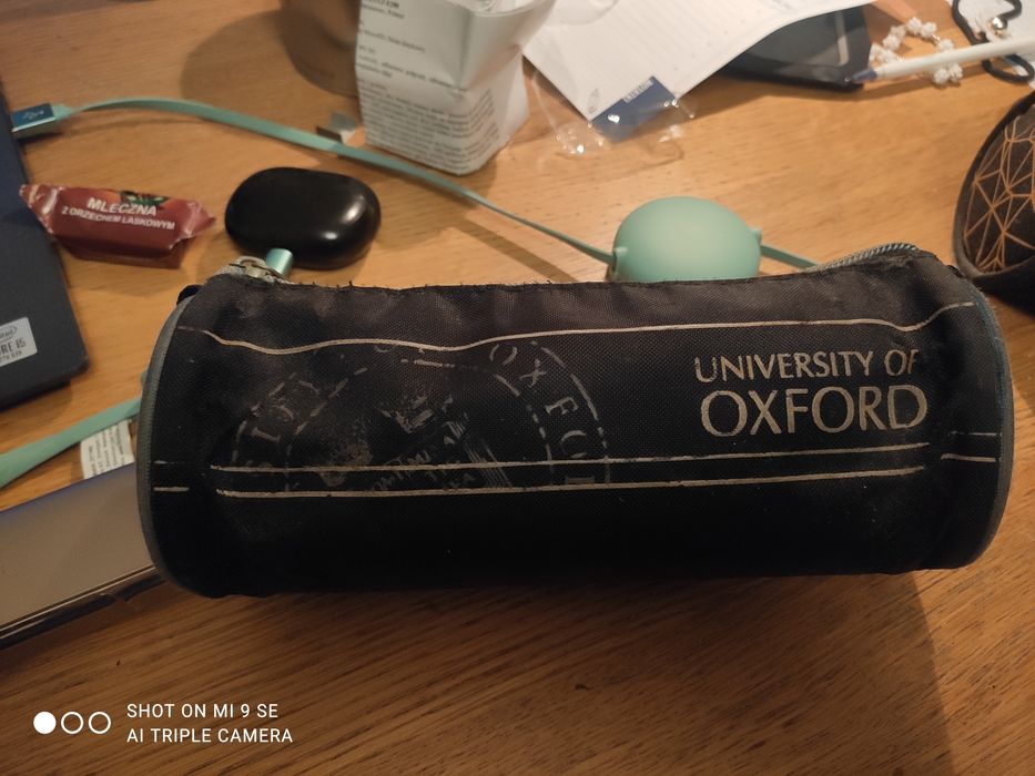 Uważany piórnik odbiór osobisty albo do przywiezienie dla dzieci