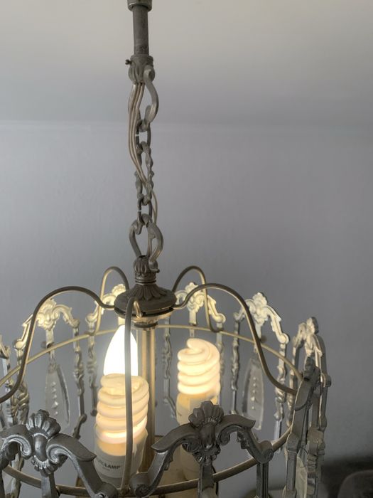 Продам хорошу Люстру