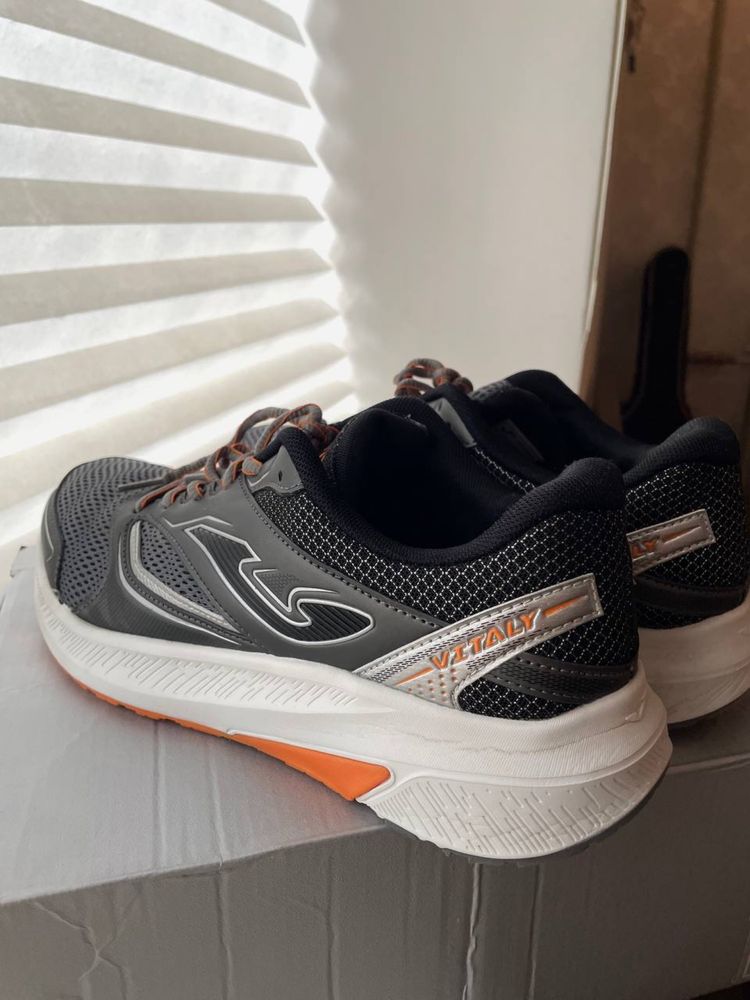 Кросівки Joma у чудовому стані — вигідна ціна!