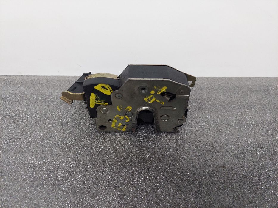 Fechadura / fecho porta trás direito BMW 3 (E36)