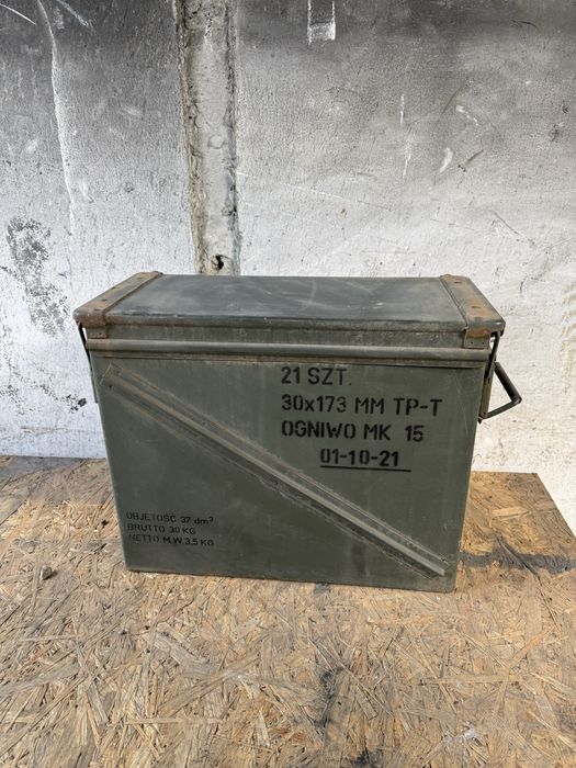 Skrzynka wojskowa metalowa po amunicji