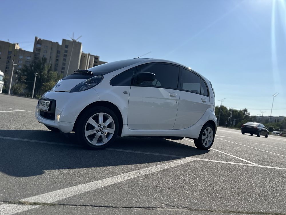 Citroen C-Zero, класна іграшка ;)