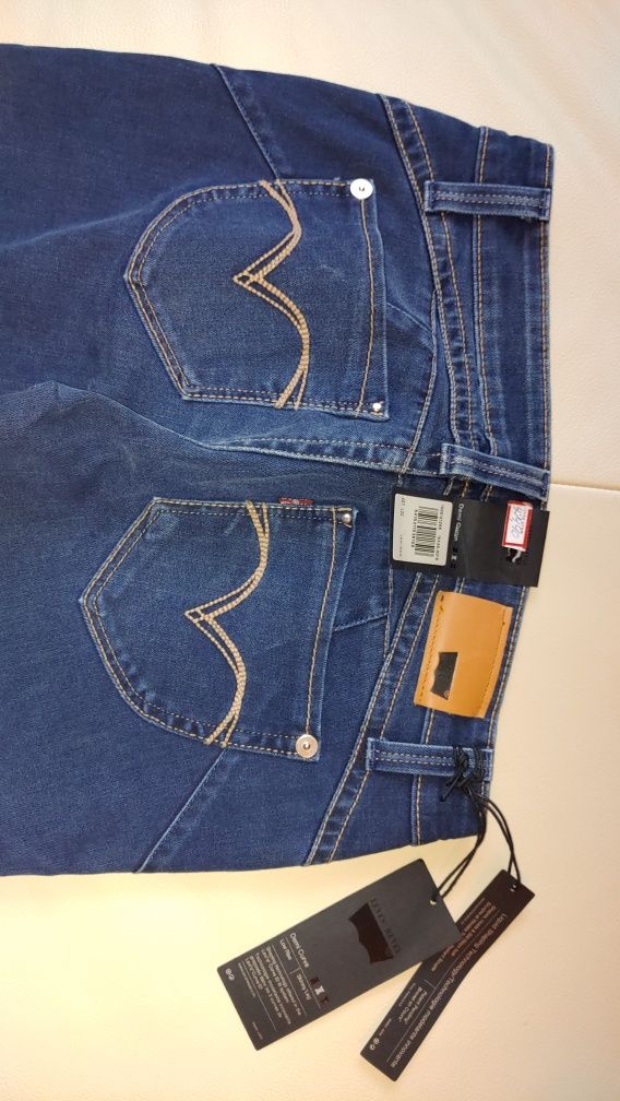 Levis NOWE spodnie damskie demi curve W27 L32