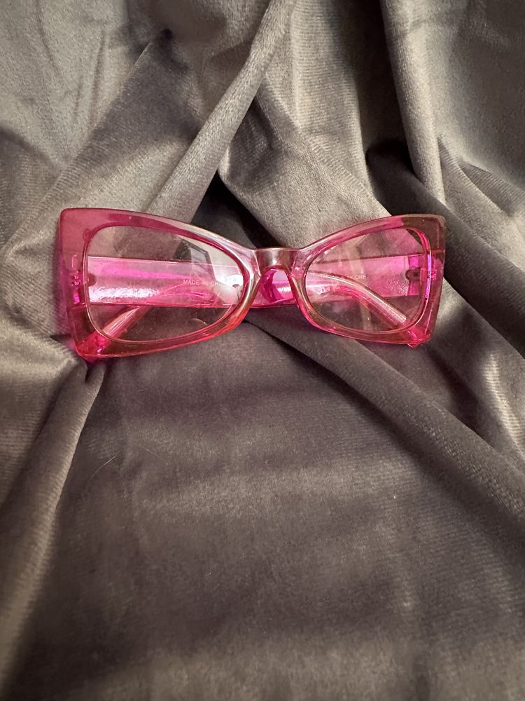 Różowe okulary przeciwsloneczne