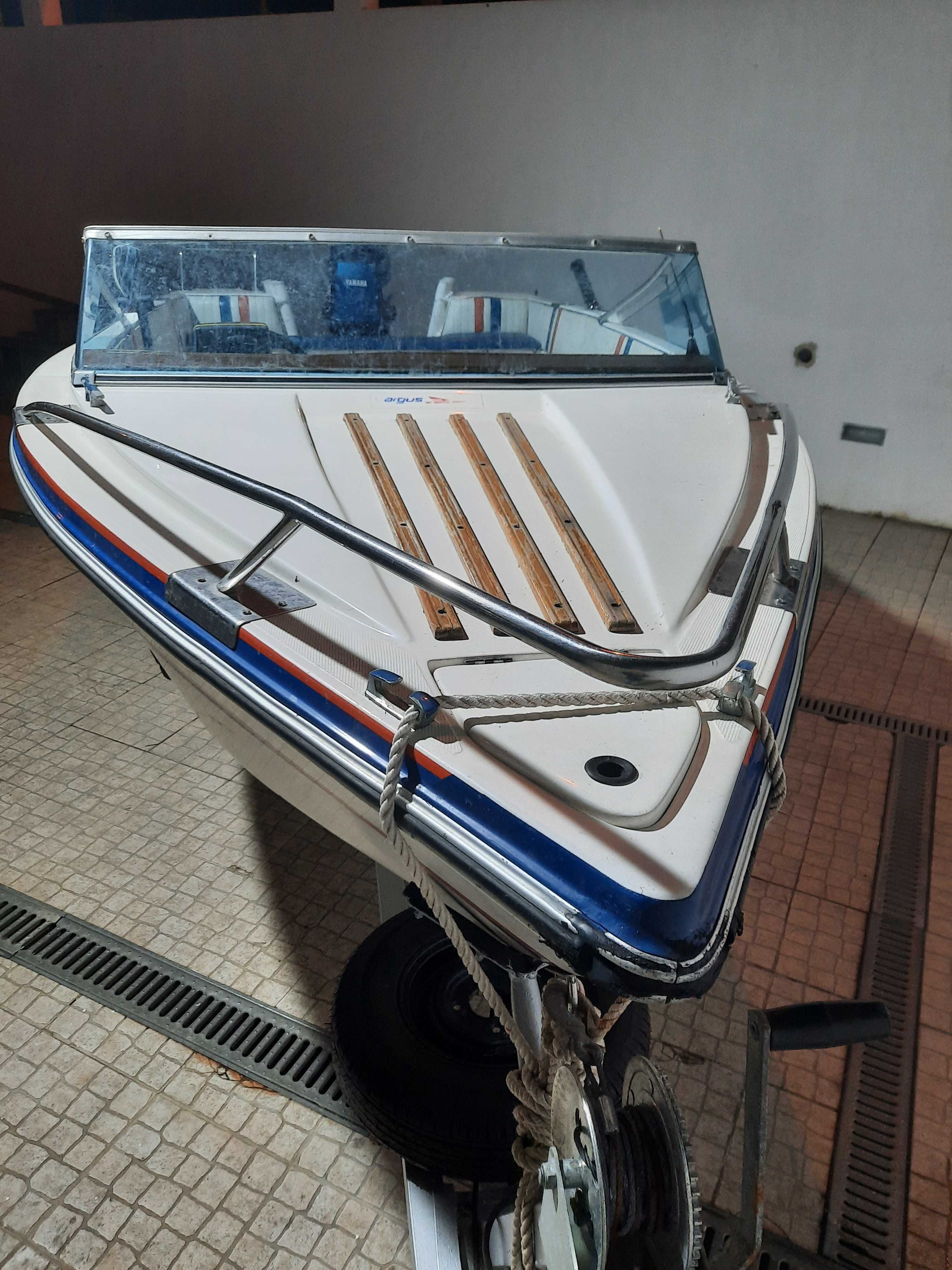 Barco Argos com Yamaha 70 hp