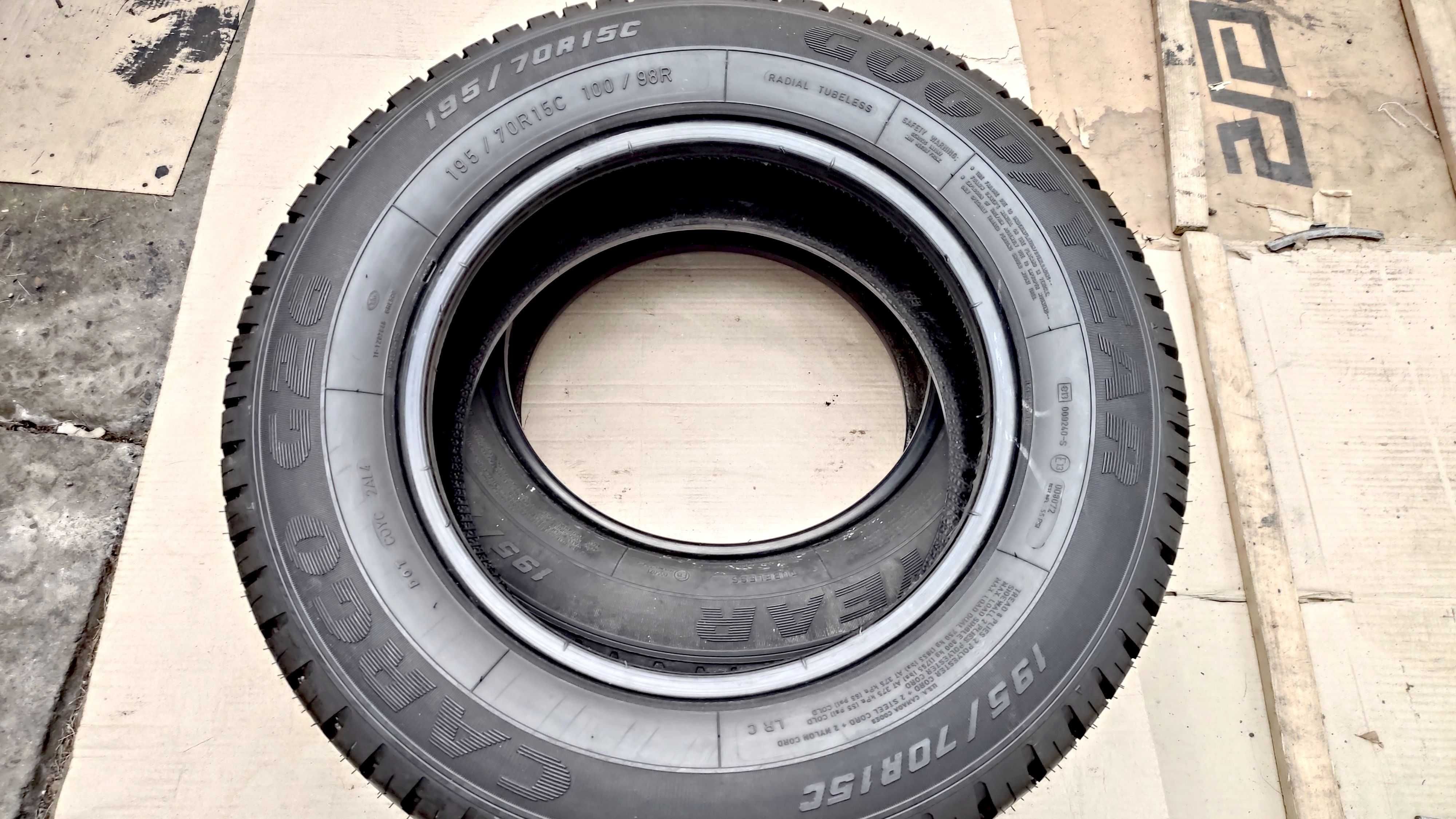 Шини  195/70r15C Goodyear