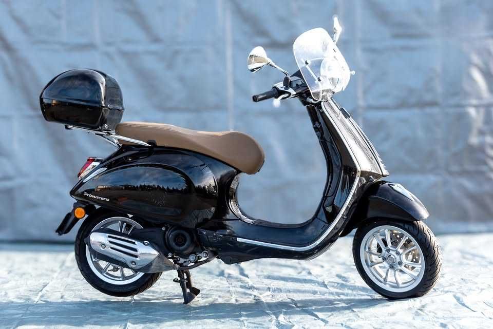 Vespa Primavera 50, 2020 rok, niski przebieg.
