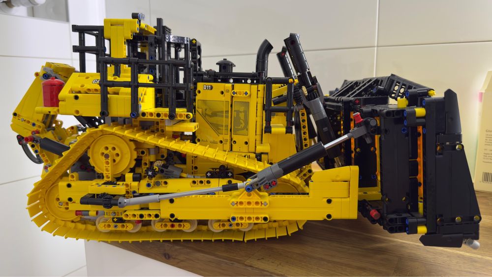 Lego Technic 42131 CAT D11