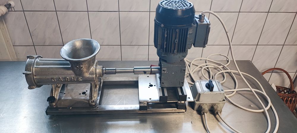 Maszynka do mięsa 32 z napędem.