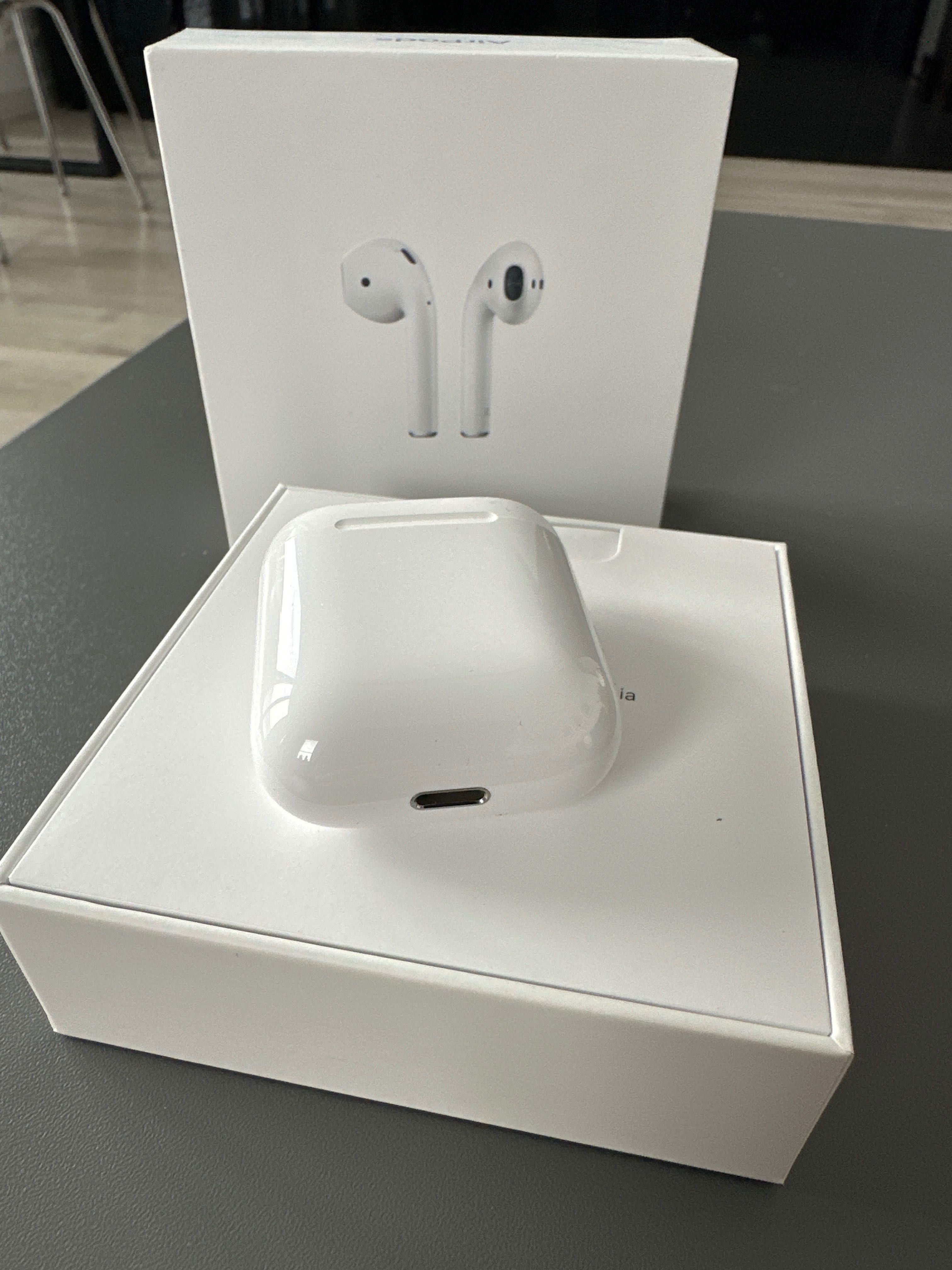 Apple AirPods 2 generacji