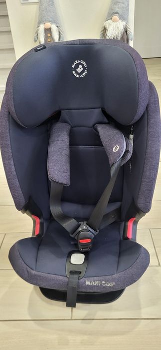 Дитяче  автокрісло Maxi Cosi titan pro