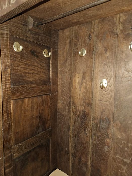 Armário / Roupeiro em Madeira