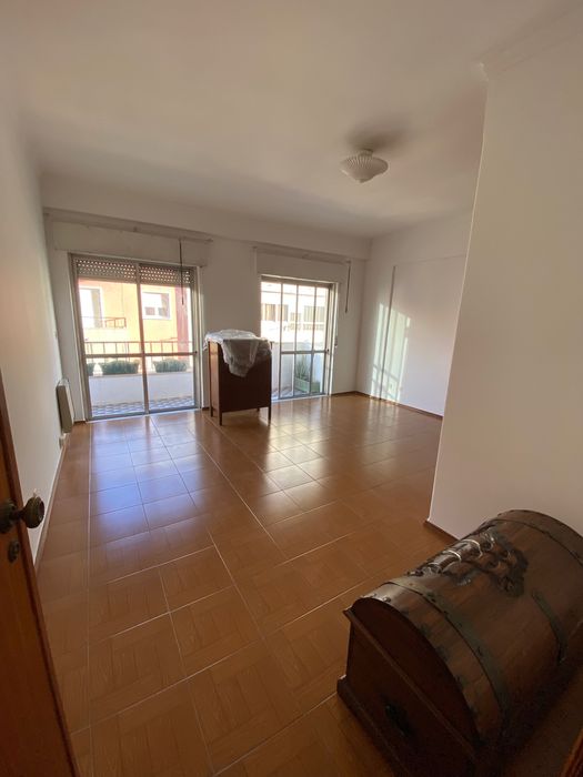 Apartamento T2 junto à Gare do Oriente e Moscavide