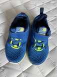 Adidaski lekkie material r 23,5 cm wkladka 13 cm Karrinor