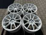 4x100 4x114,3 dwa rozstawy et40 7jx17 jak nowe 17” Renault Opel