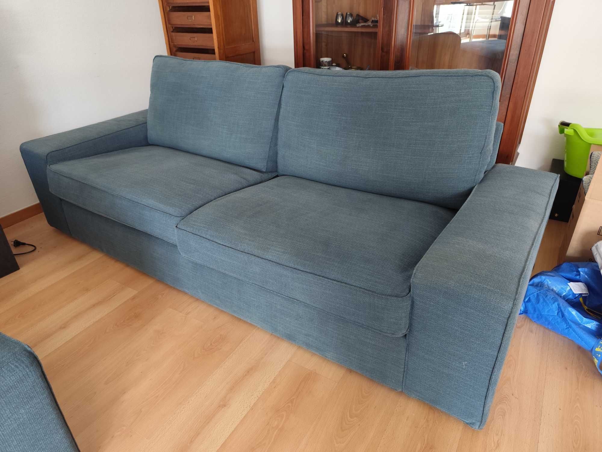 Conjunto sofás 3 + 2 lugares + Puff IKEA