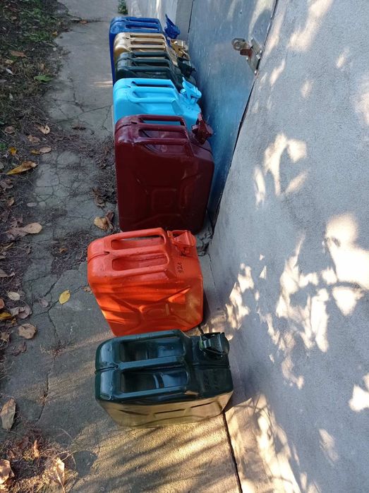 Канистры, каністри для палива 20 л