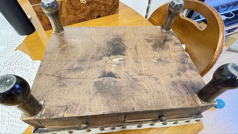 Apoio de pés/footstool, com gavetas