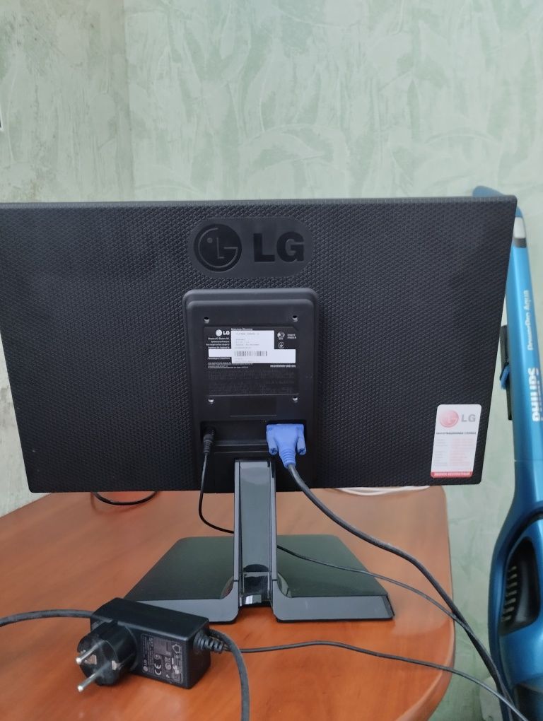 Монітор LG 19EN33