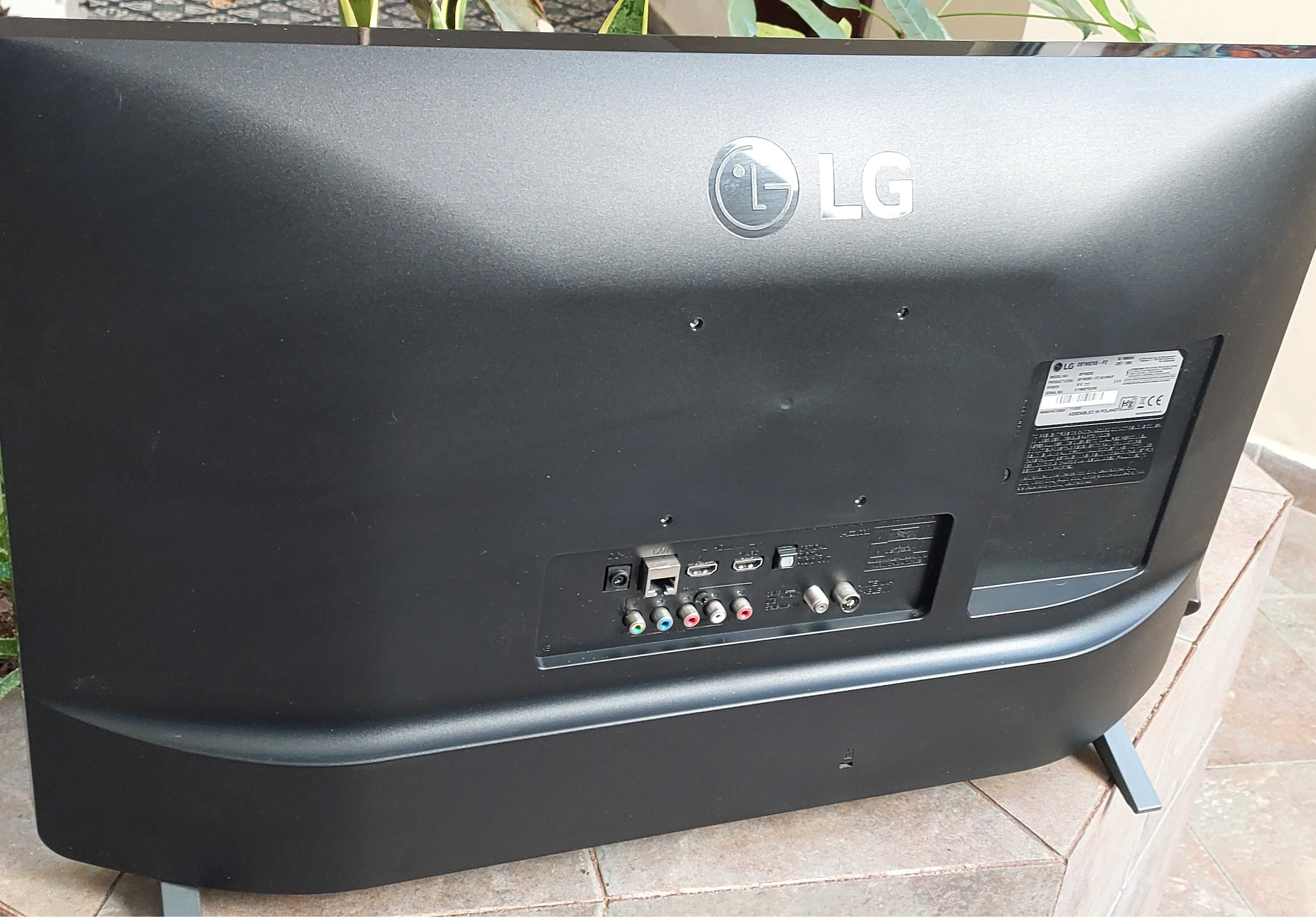 Smart TV LG 28TN525S-PZ 28" LED HD em excelente estado